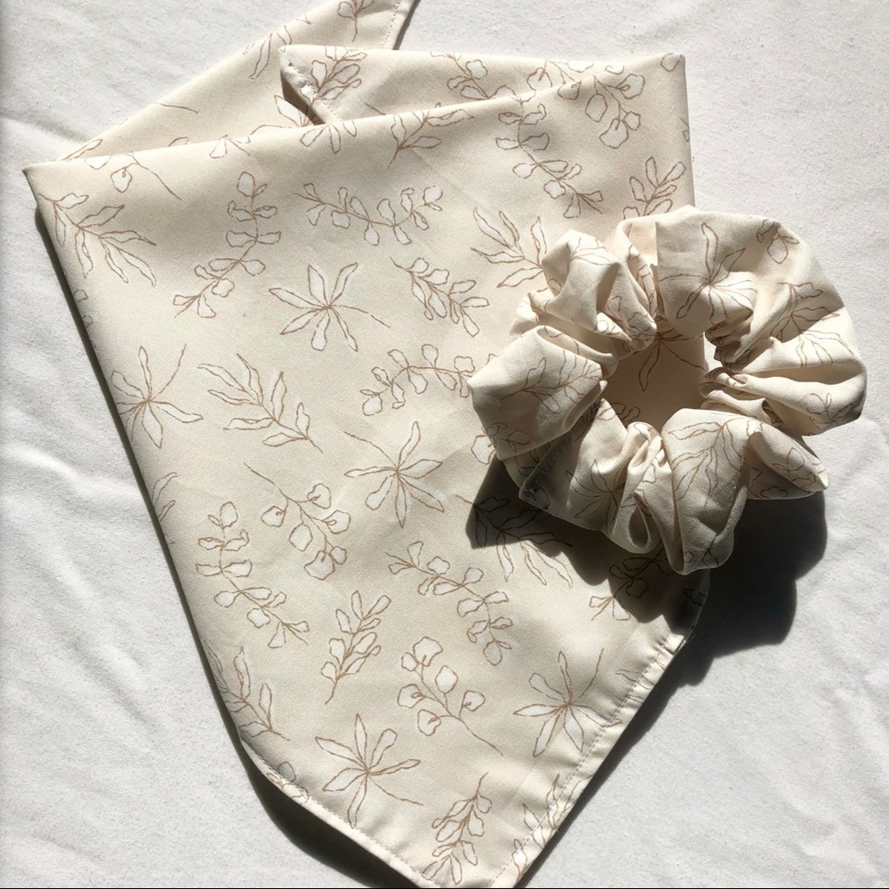 *NWOT* Matching Scrunchie & Small Dog Bandana